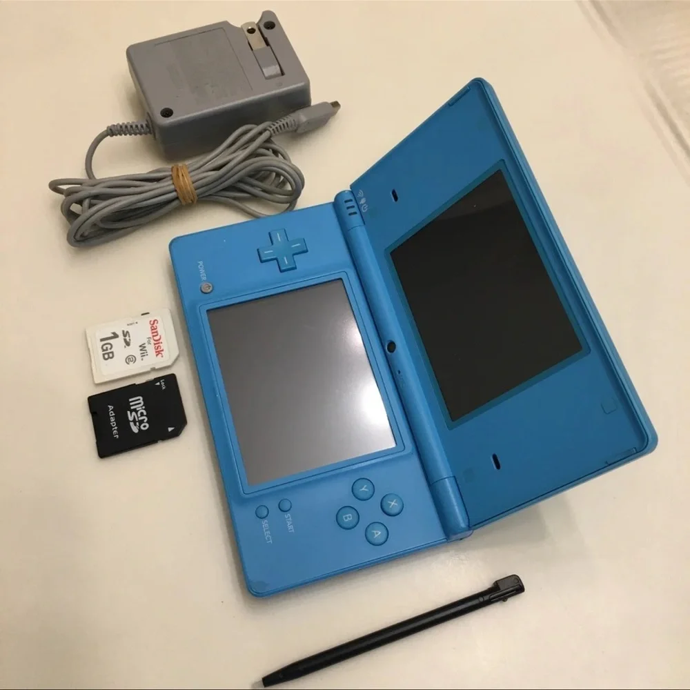 Nintendo DSI R4 DS Game Bundle